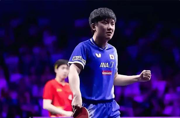 日本乒乓球队血洗波兰乒乓球队，张本智和关键制胜