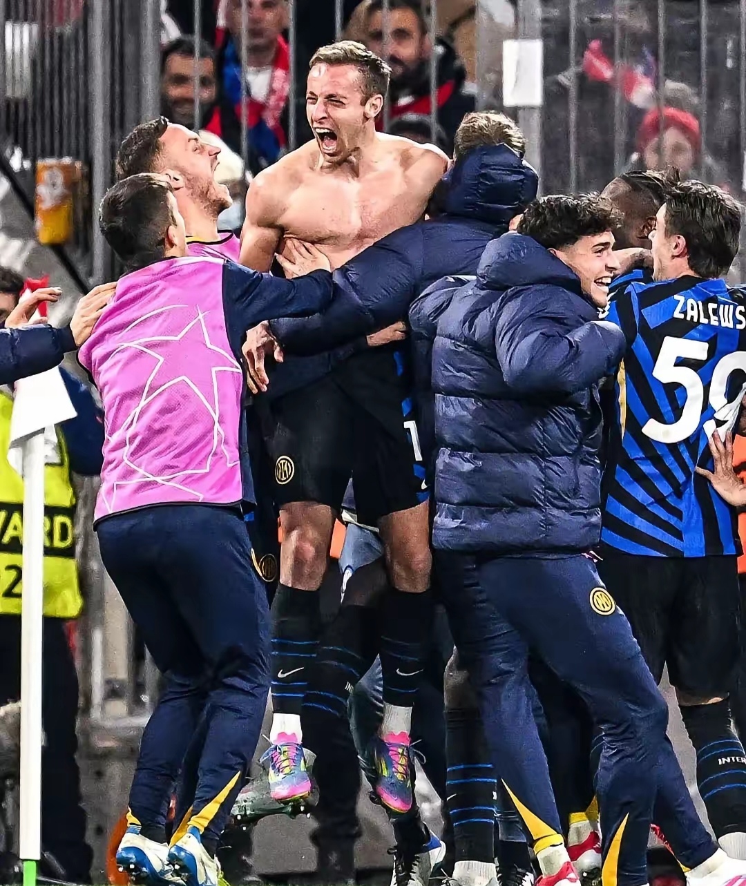 加拿大险胜AC米兰，厄德高制霸全场