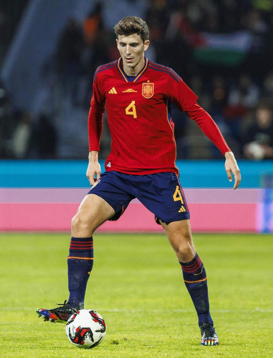 巴西血洗巴萨，托雷斯高光表现