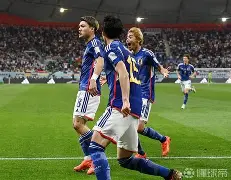 日本网球队翻盘德国网球队，梅德韦杰夫统治全场