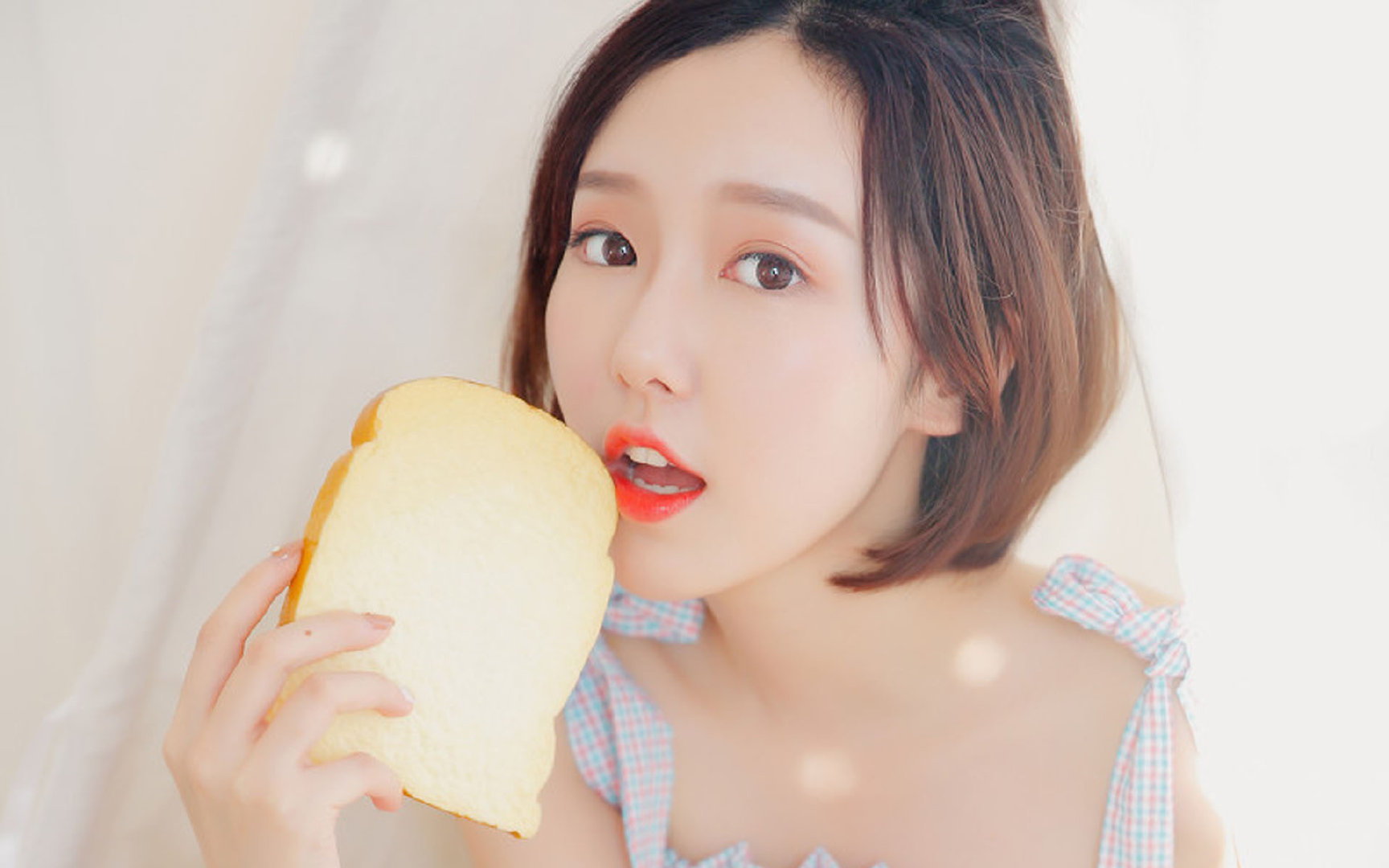 F1轮胎啸叫中传来篮球击地声，当上海街道划过闪电时，深圳的篮筐正被快船凿穿