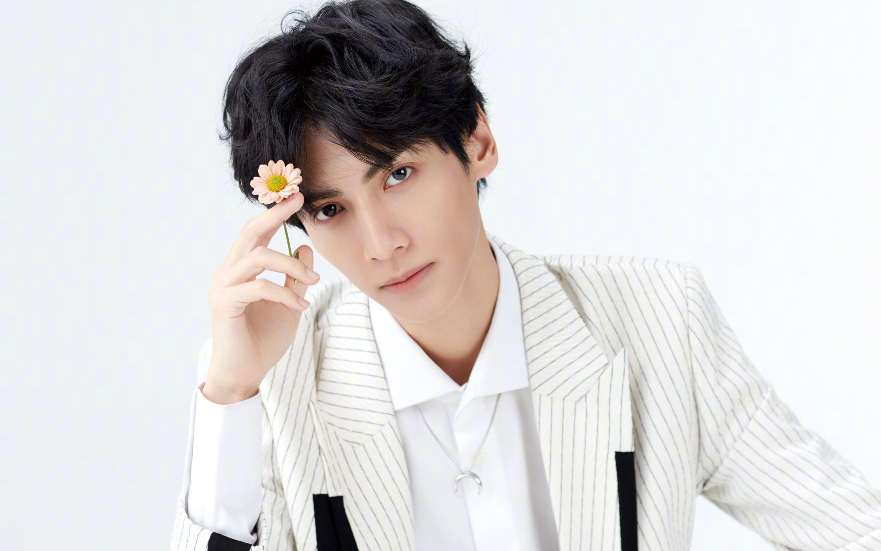 跨界的礼赞,杜兰特完美发挥照亮广东,末节狂澜席卷爵士