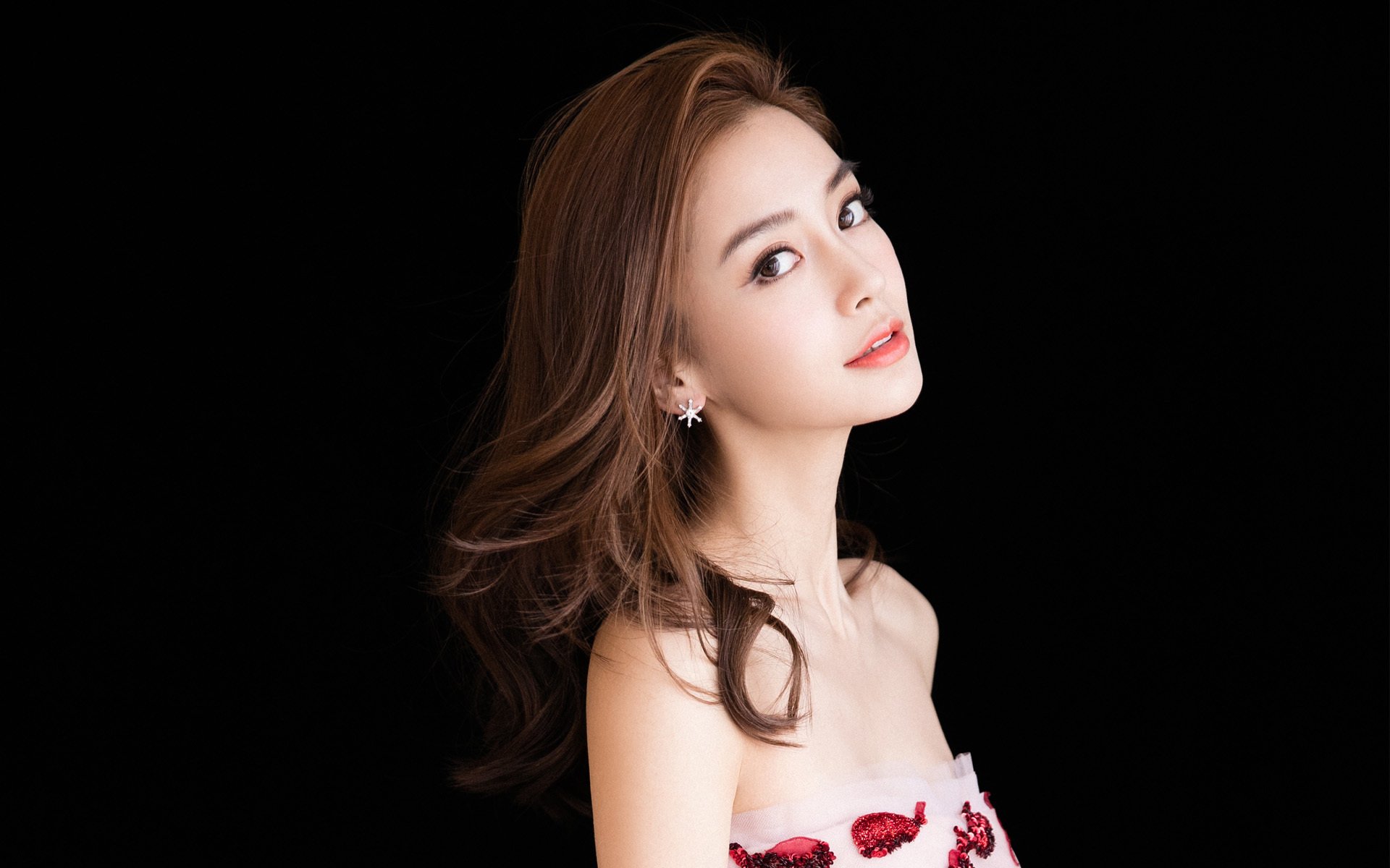 两场赛道的狂想，上海F1雷鸣与基多雨战中的命运交错